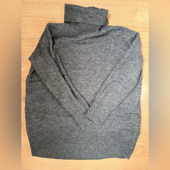 3/$30 - H&M Cozy Gray Turtleneck Sweater - Picture 2 of 6